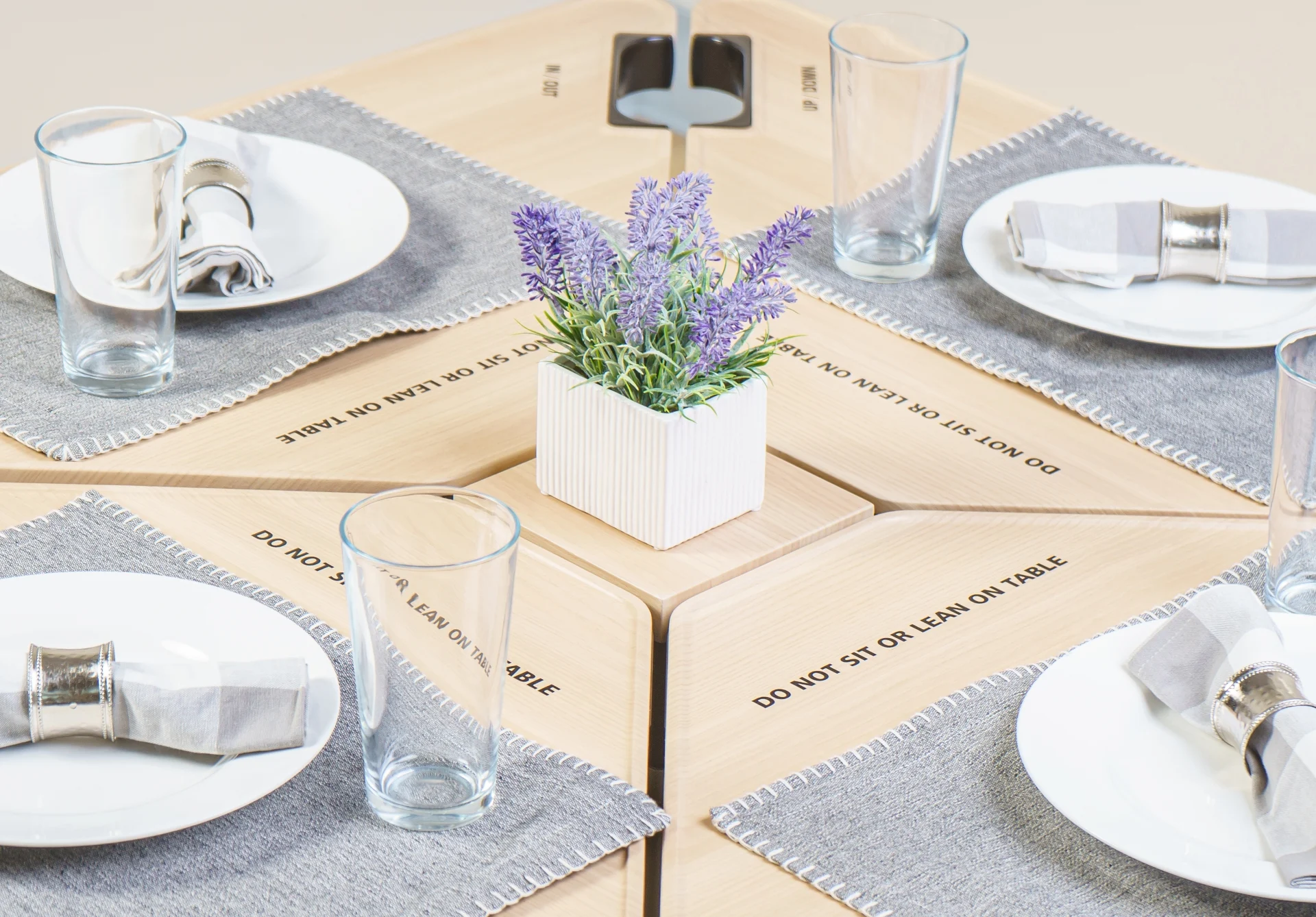 Homepage The Inclusion Table reflecting the vision of inclusion behind its creation